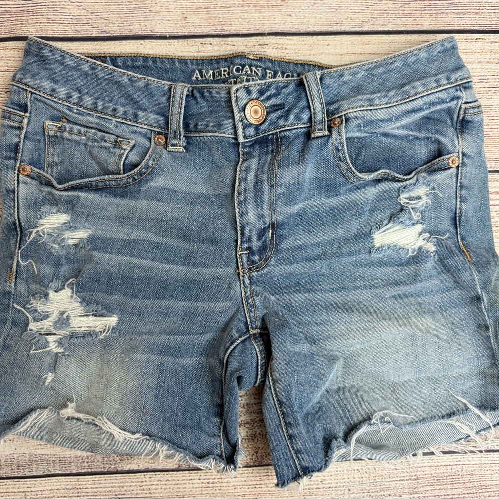 American Eagle Outfitters Distressed Denim Shorts Light Blue Women’s Size 10